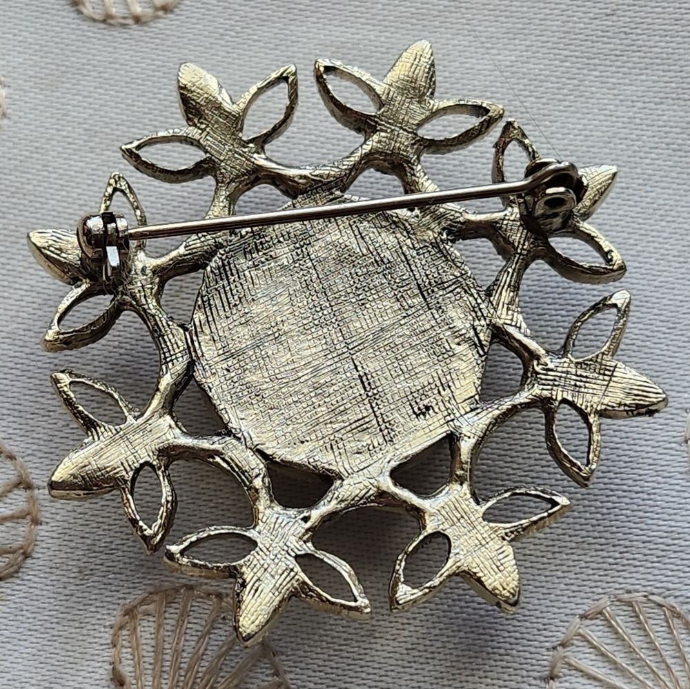 Vintage Purple and Gold Brooch - Picture 4 of 4